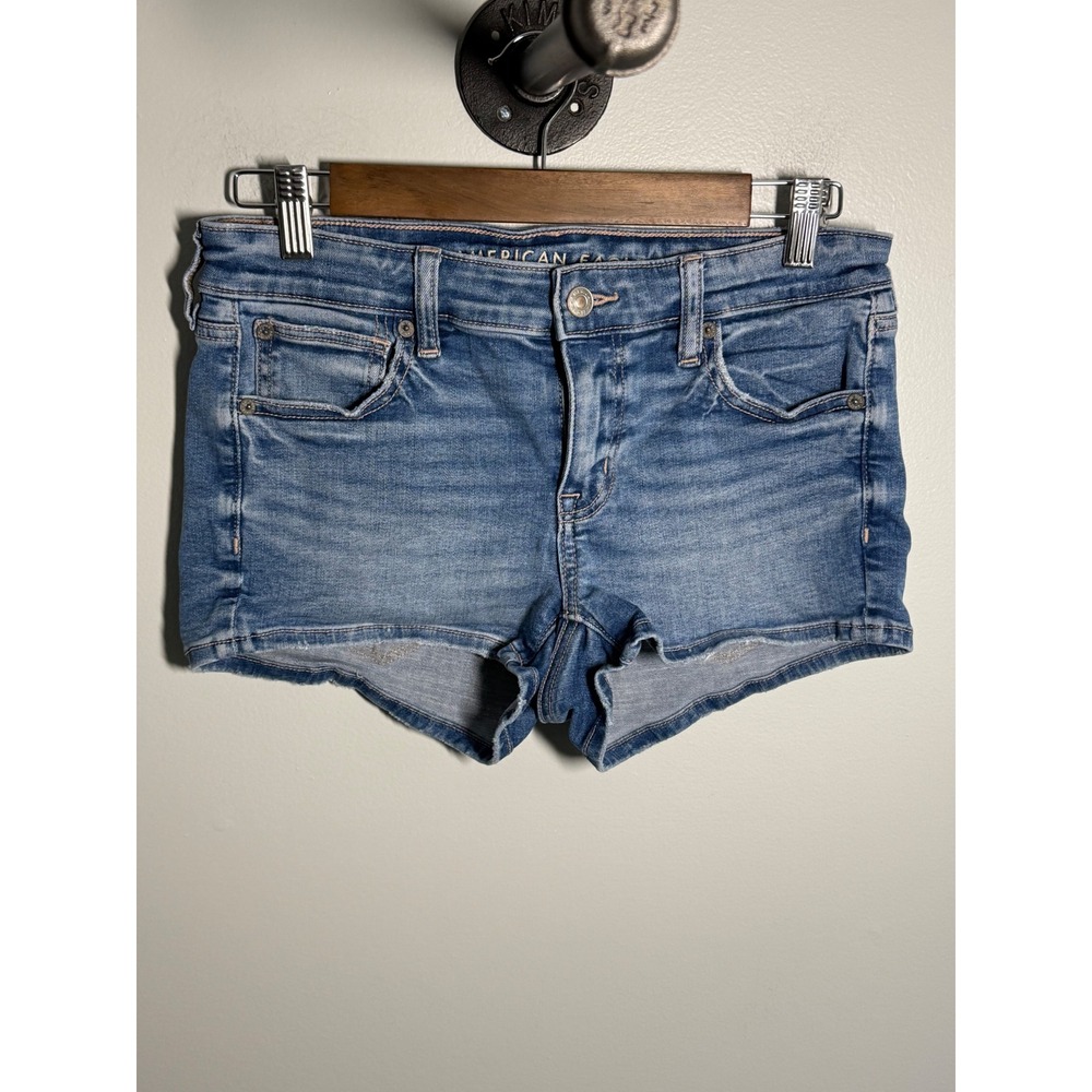 American Eagle Outfitters Womens Blue Denim Low Rise Midi Shorts Size 4 Stretch